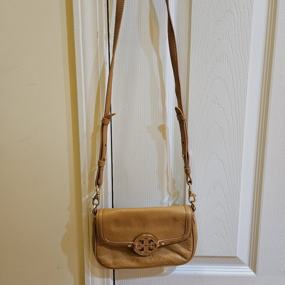 Tory Burch small leather crossbody body bag with flap closure